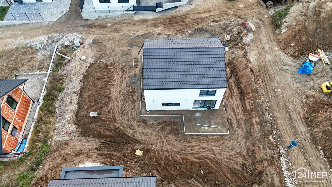 Lokacija: Podravska, Hoče - Slivnica, Radizel